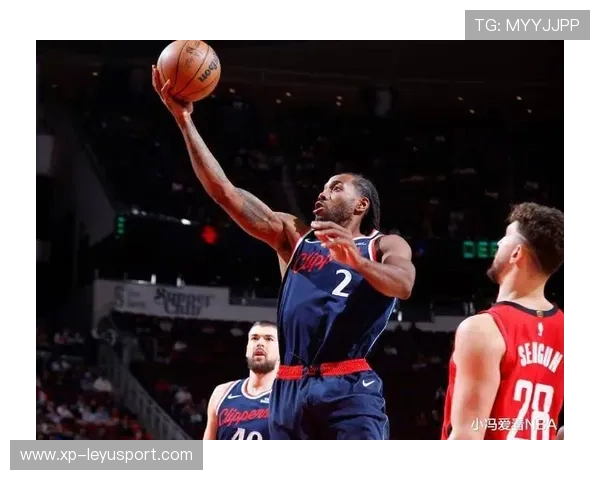 伦纳德弧顶远投命中，快船在客场拿下胜利