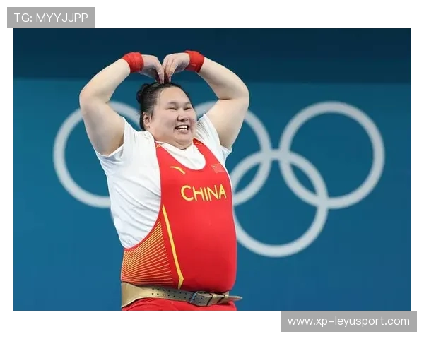 举重选手庆祝动作太夸张成迷因